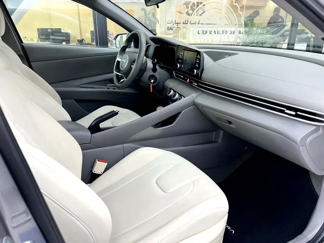 Hyundai Elantra 1.6 AMT (201 hp) - 11