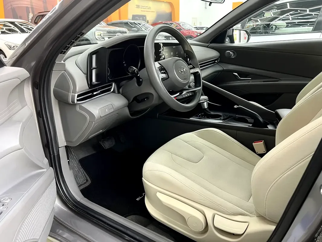 Hyundai Elantra 1.6 AMT (201 hp) - 10