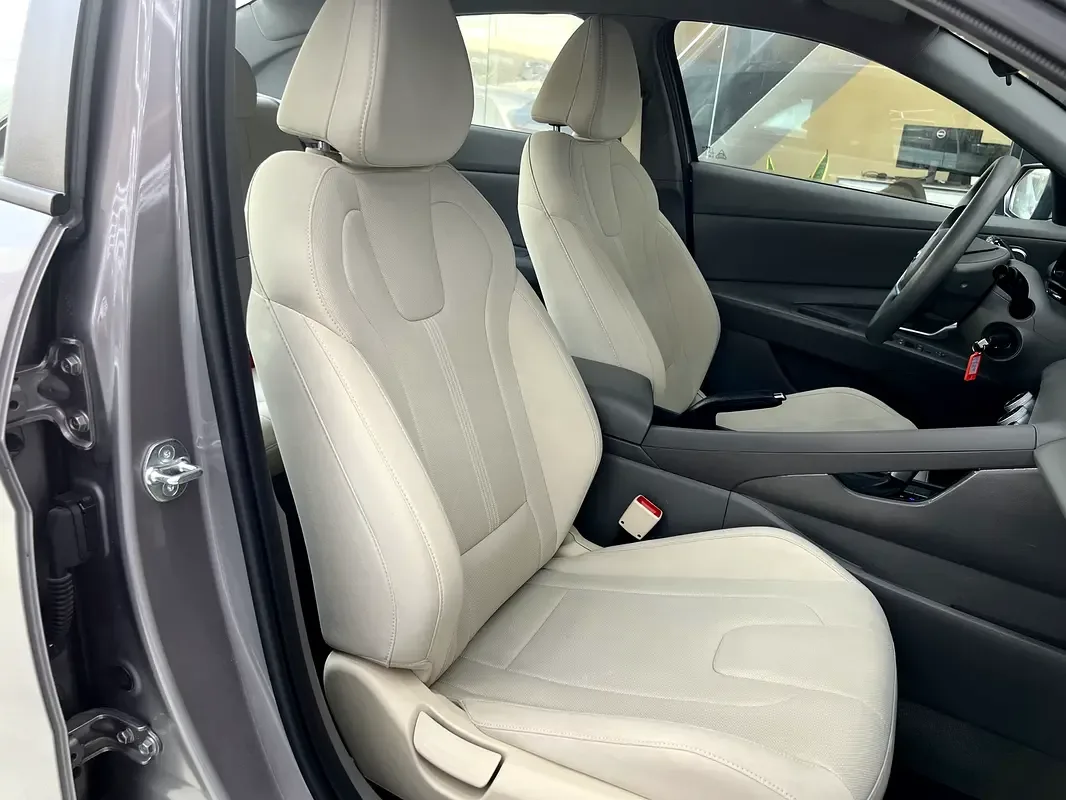 Hyundai Elantra 1.6 AMT (201 hp) - 12