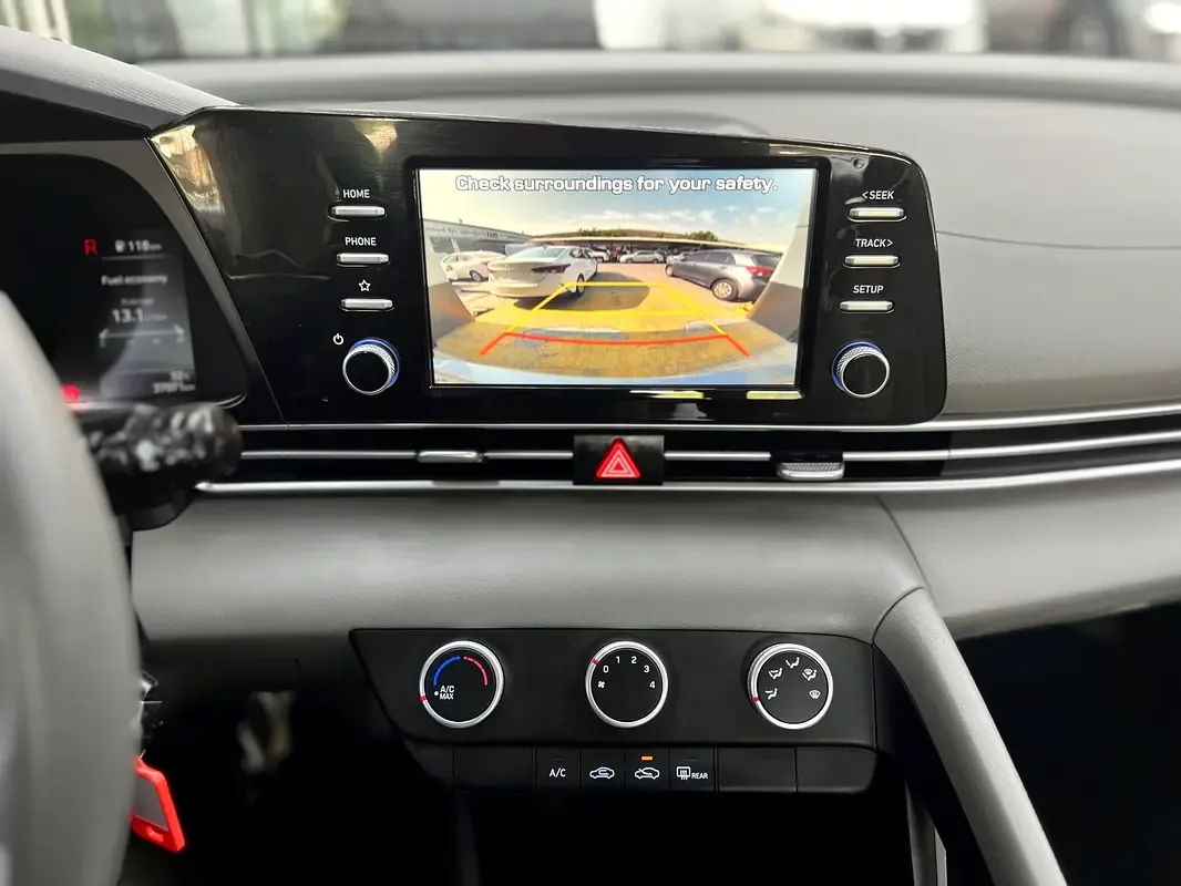 Hyundai Elantra 1.6 AMT (201 hp) - 16
