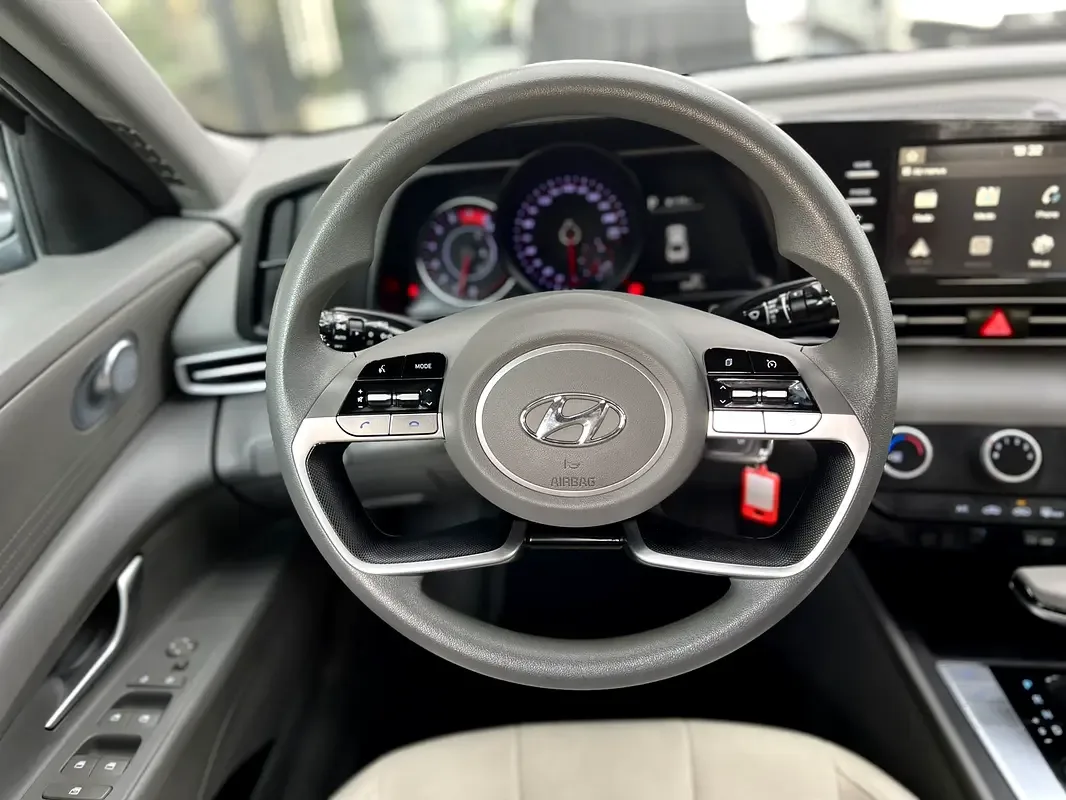 Hyundai Elantra 1.6 AMT (201 hp) - 15