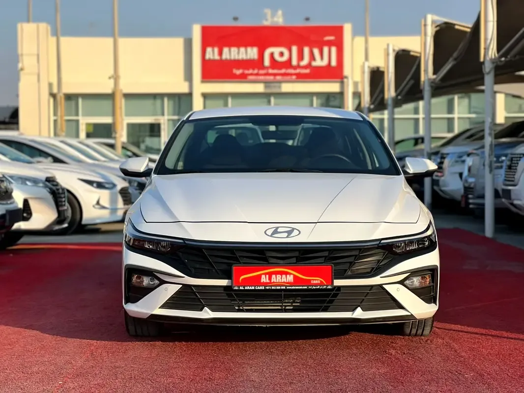Hyundai Elantra 1.6 AT (127 حصان) - 2