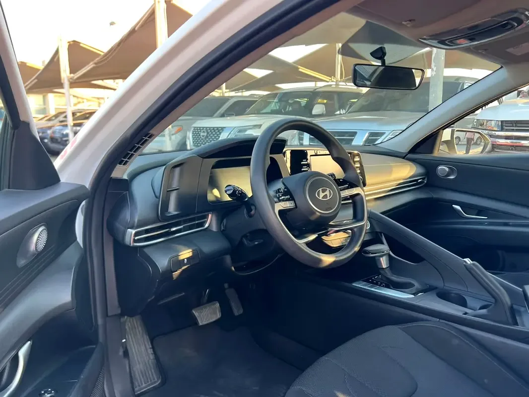 Hyundai Elantra 1.6 AT (127 حصان) - 9