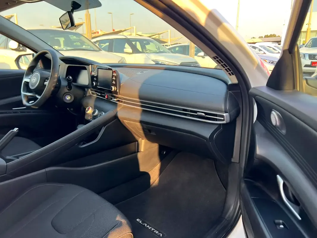 Hyundai Elantra 1.6 AT (127 حصان) - 11