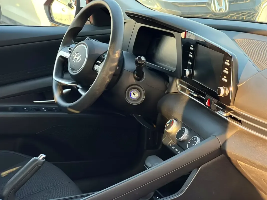 Hyundai Elantra 1.6 AT (127 حصان) - 15