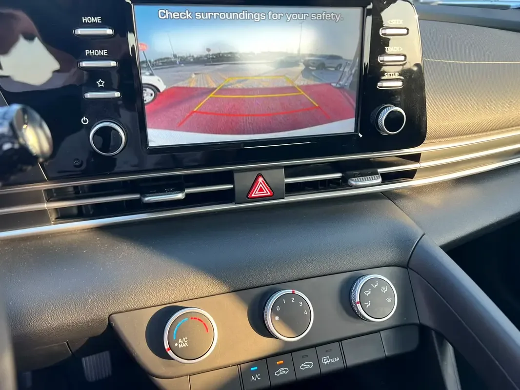 Hyundai Elantra 1.6 AT (127 حصان) - 17