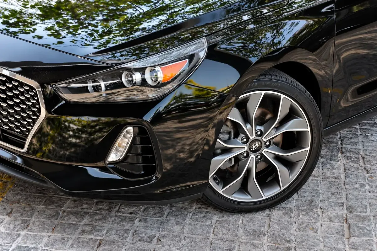 Hyundai Elantra 1.6 MT (204 حصان) - 2