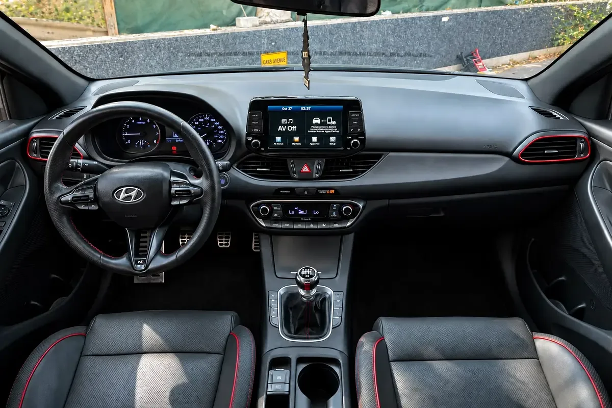 Hyundai Elantra 1.6 MT (204 حصان) - 12
