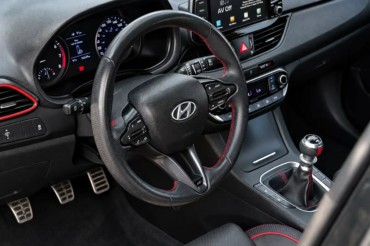 Hyundai Elantra 1.6 MT (204 حصان) - 13