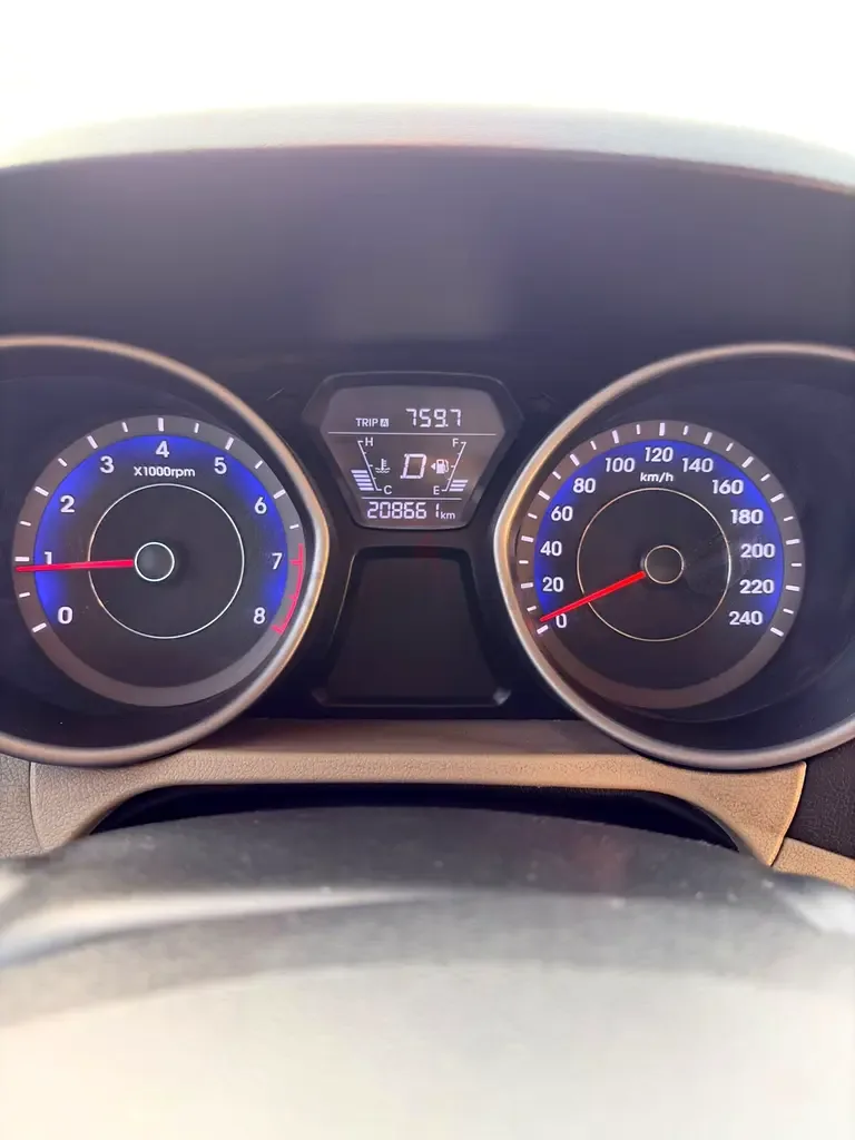 Hyundai Elantra 1.8 AT (150 حصان) - 3