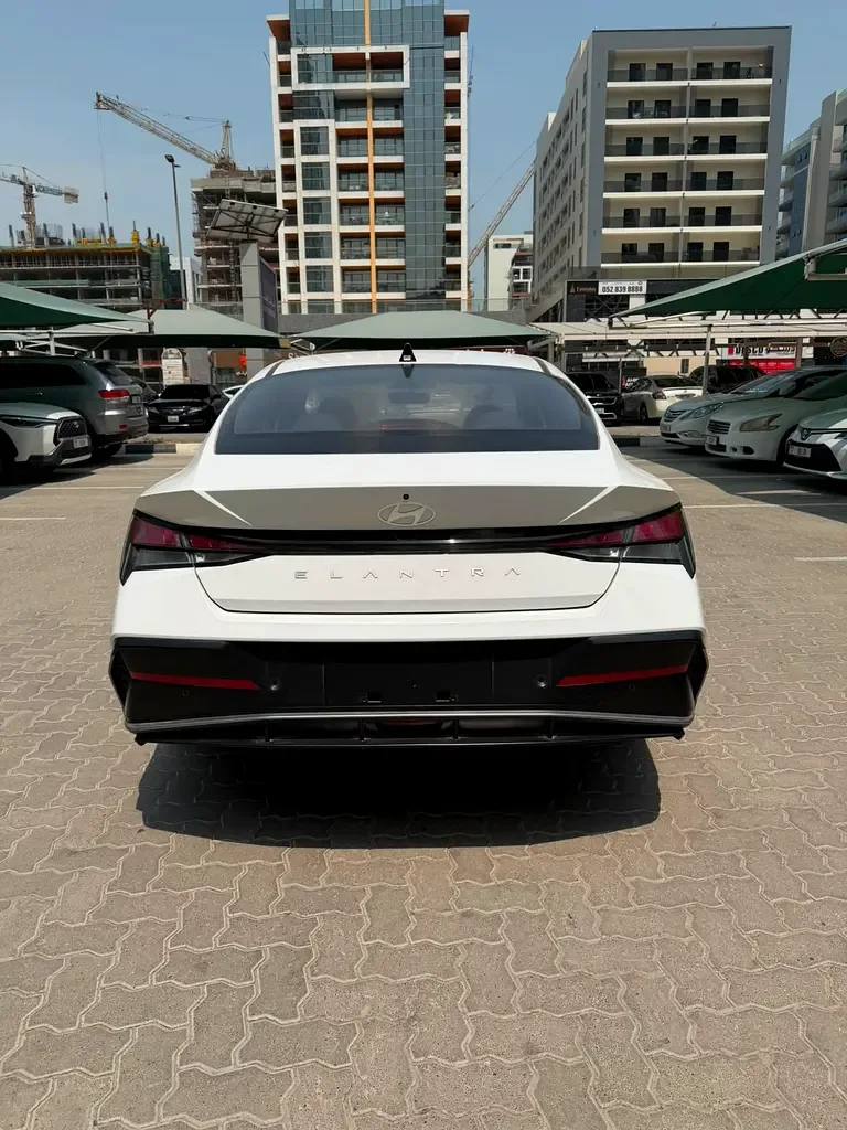 Hyundai Elantra 2.0 CVT (149 حصان) - 3