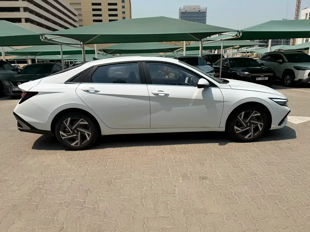 Hyundai Elantra 2.0 CVT (149 حصان) - 5