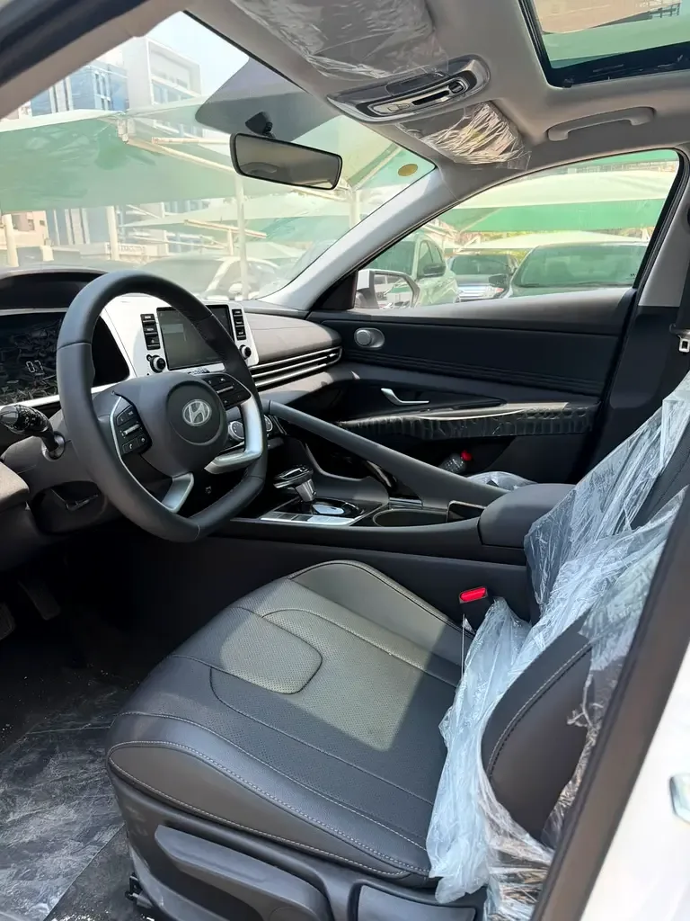 Hyundai Elantra 2.0 CVT (149 حصان) - 6