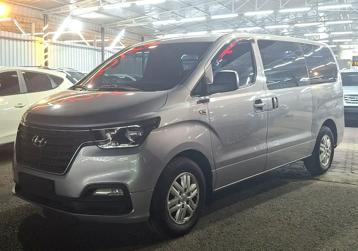Hyundai Grand Starex 2.5 AT (175 hp)