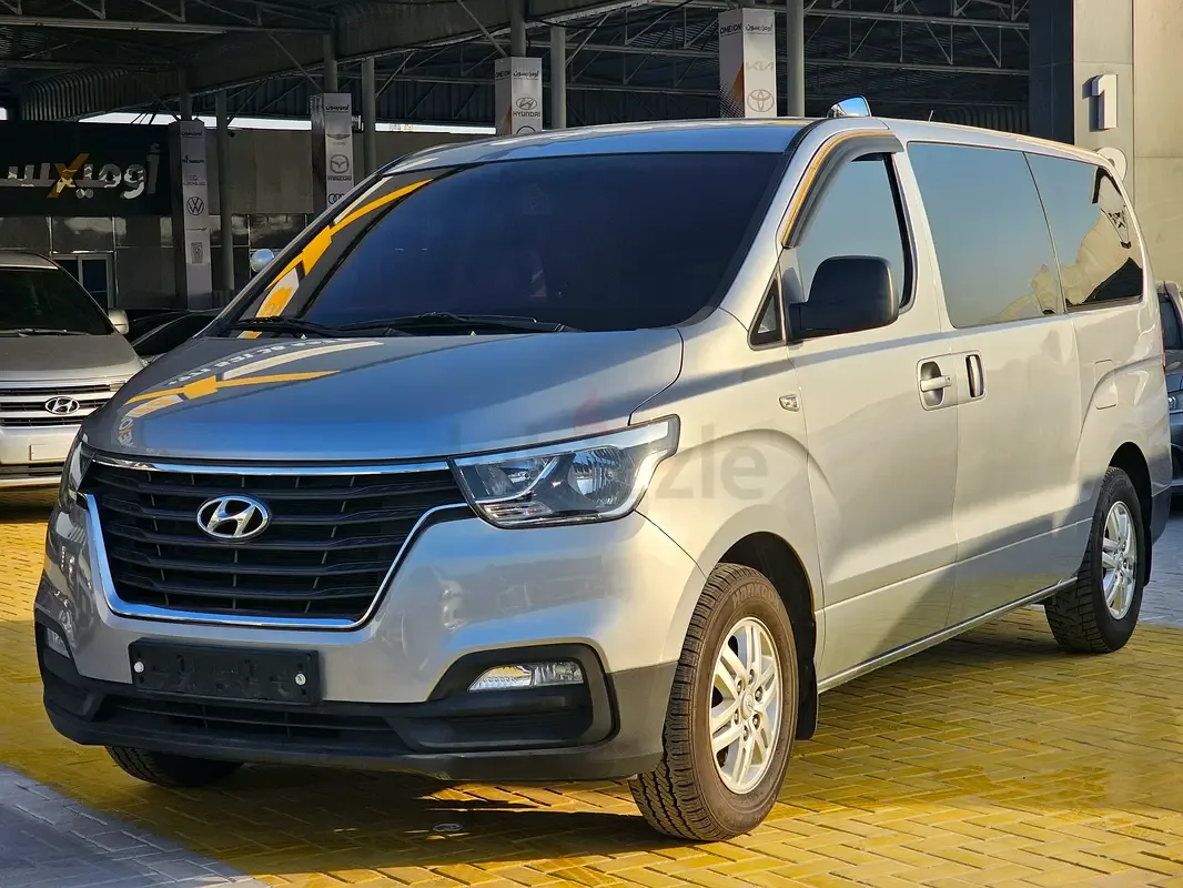 Hyundai Grand Starex 2.5 AT (175 hp)