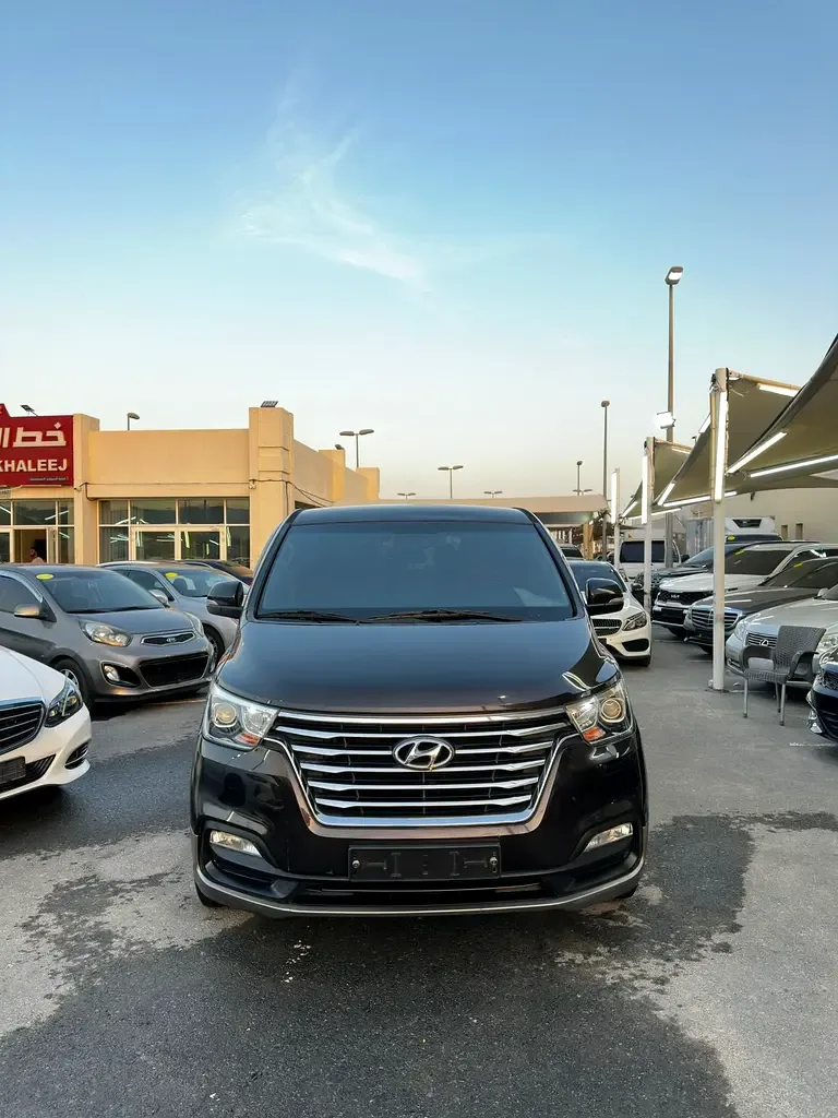 Hyundai Grand Starex 2.5 AT (175 hp)
