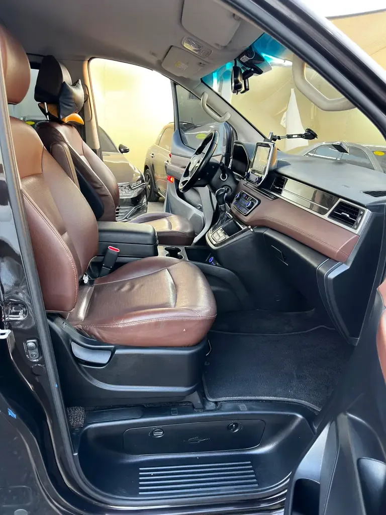 Hyundai Grand Starex 2.5 AT (175 hp) - 4