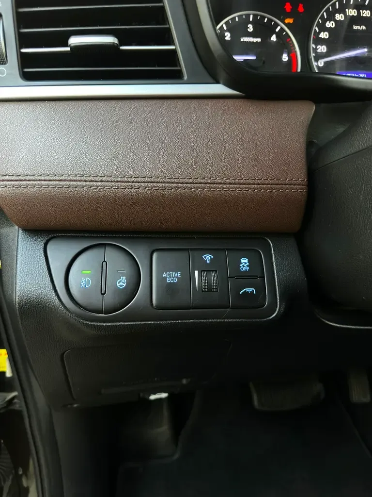 Hyundai Grand Starex 2.5 AT (175 hp) - 5
