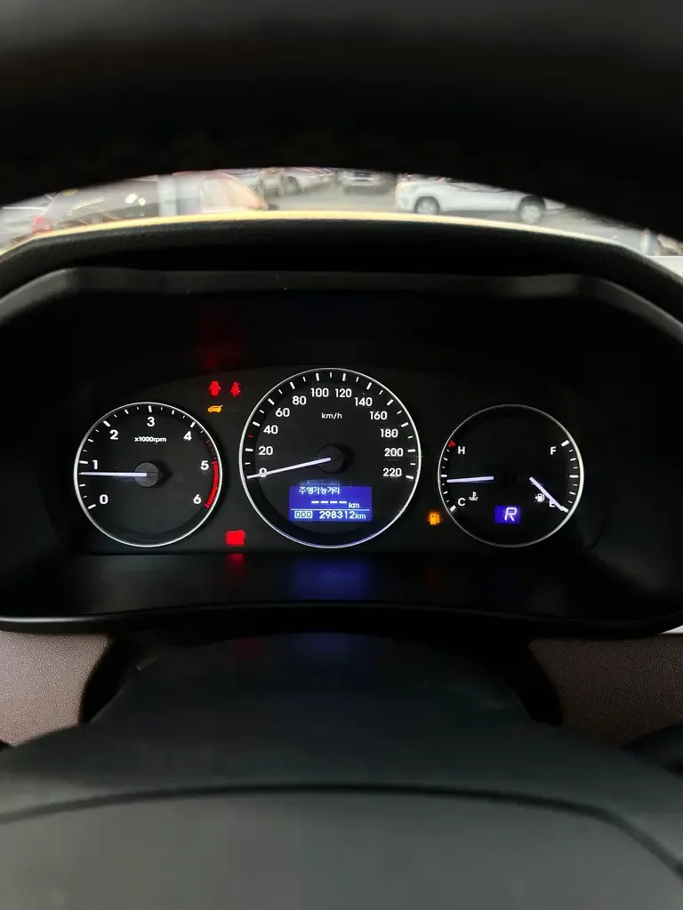 Hyundai Grand Starex 2.5 AT (175 hp) - 8