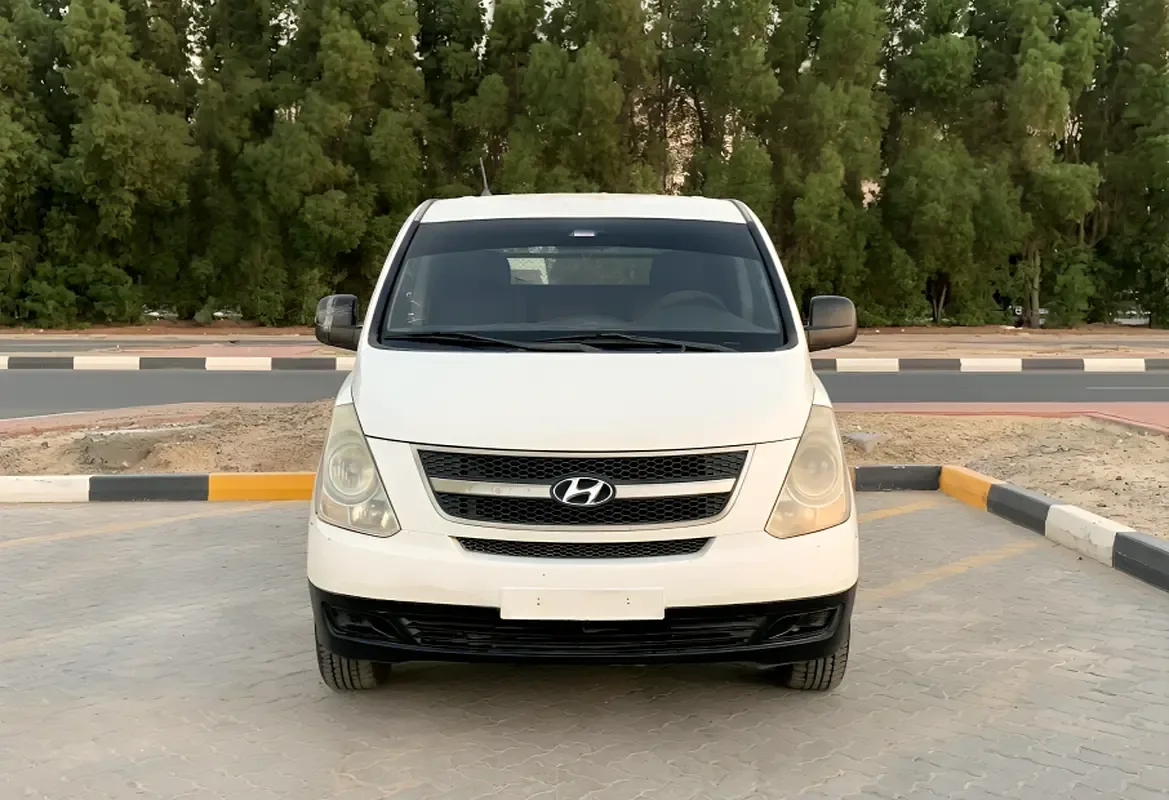 Hyundai H-1 2.4 AT (174 hp)