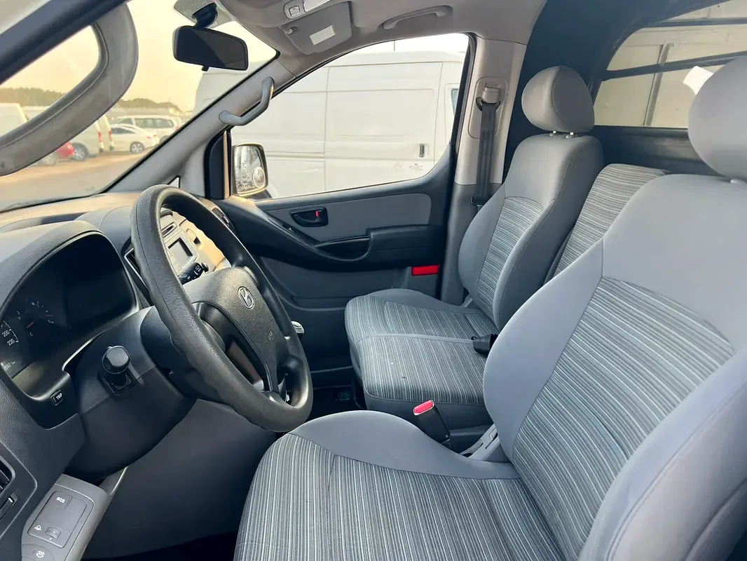 Hyundai H-1 2.4 MT (175 hp) - 8