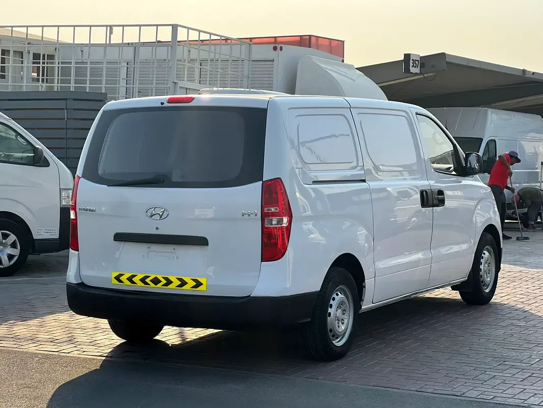 Hyundai H-1 2.4 MT (175 hp) - 6