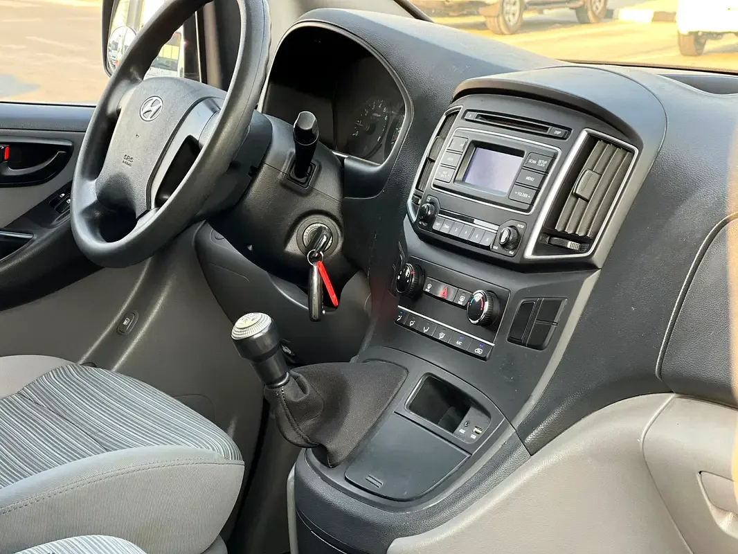 Hyundai H-1 2.4 MT (175 hp) - 13