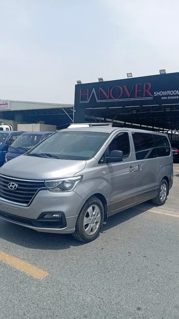 Hyundai H-1 2.5 AT (170 hp)