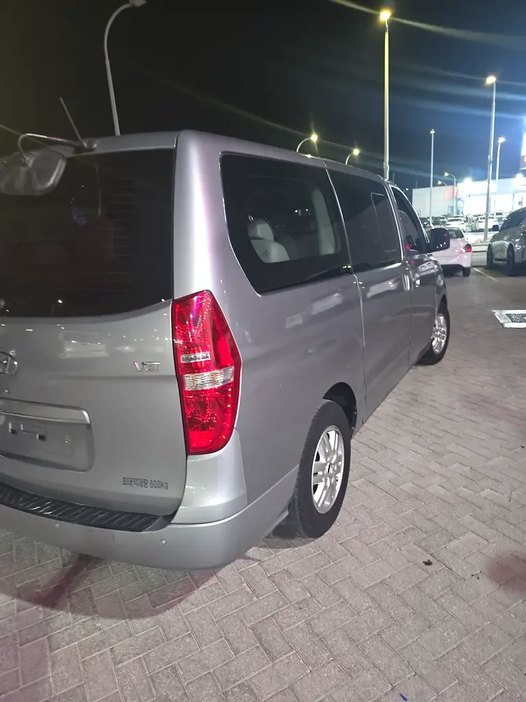 Hyundai H-1 2.5 AT (170 hp)