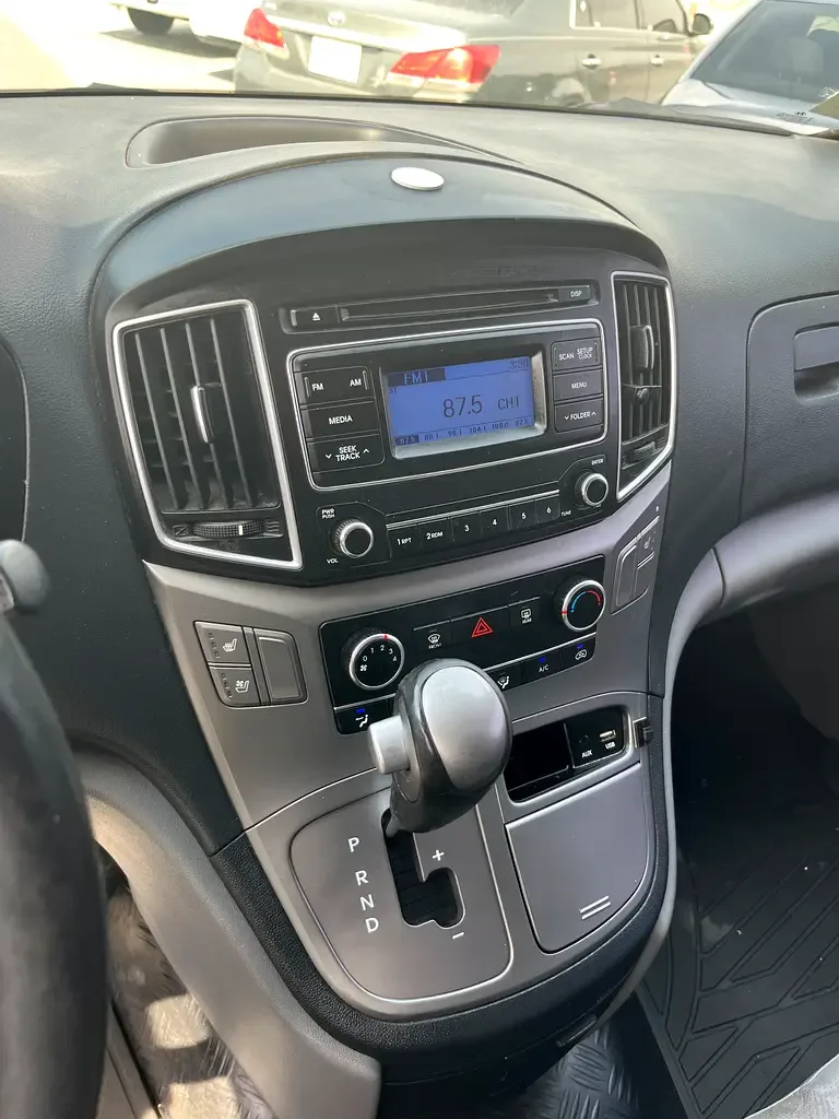 Hyundai H-1 2.5 AT (170 hp) - 9