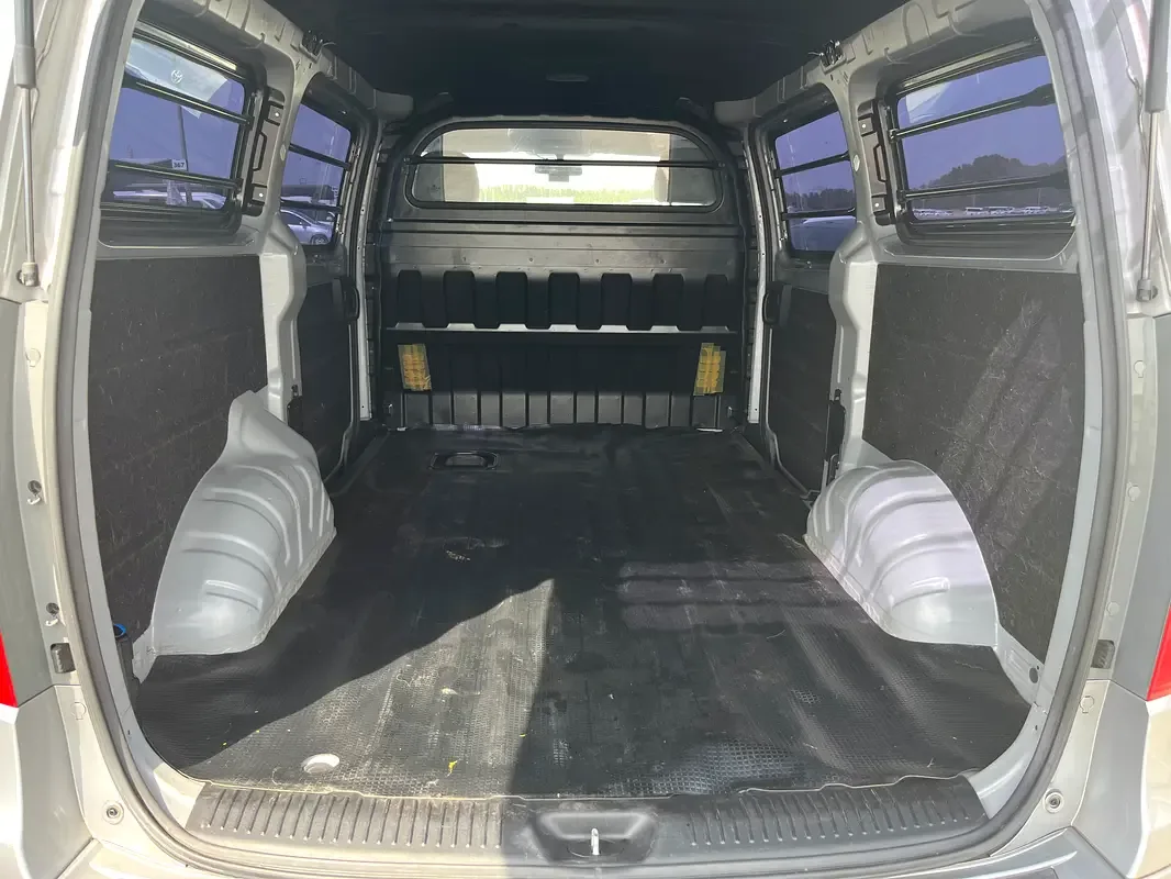 Hyundai H-1 2.5 AT (170 hp) - 11