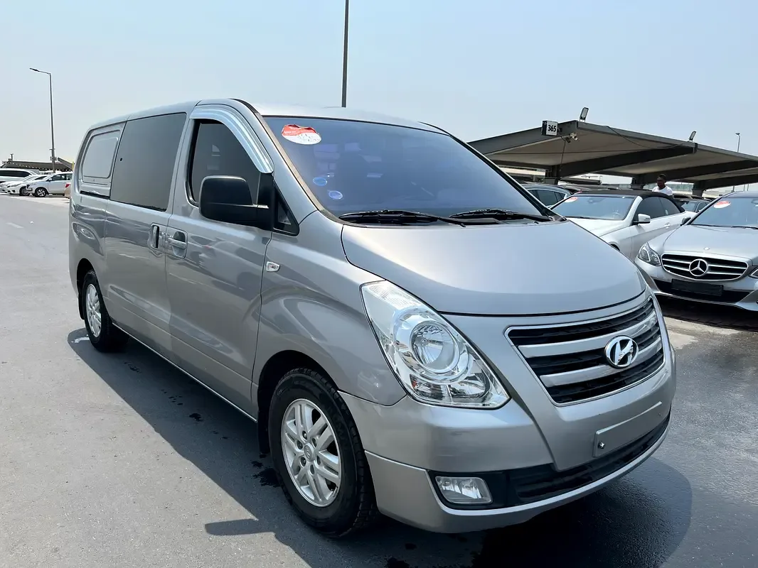 Hyundai H-1 2.5 AT (170 hp)