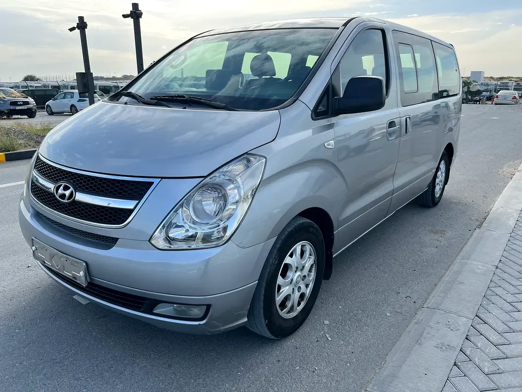 Hyundai H-1 2.5 AT (170 hp)