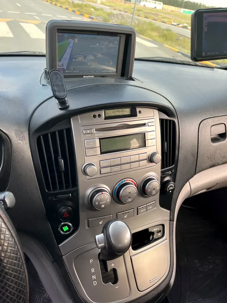 Hyundai H-1 2.5 AT (170 حصان) - 10