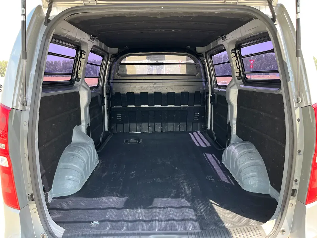 Hyundai H-1 2.5 AT (170 hp) - 8