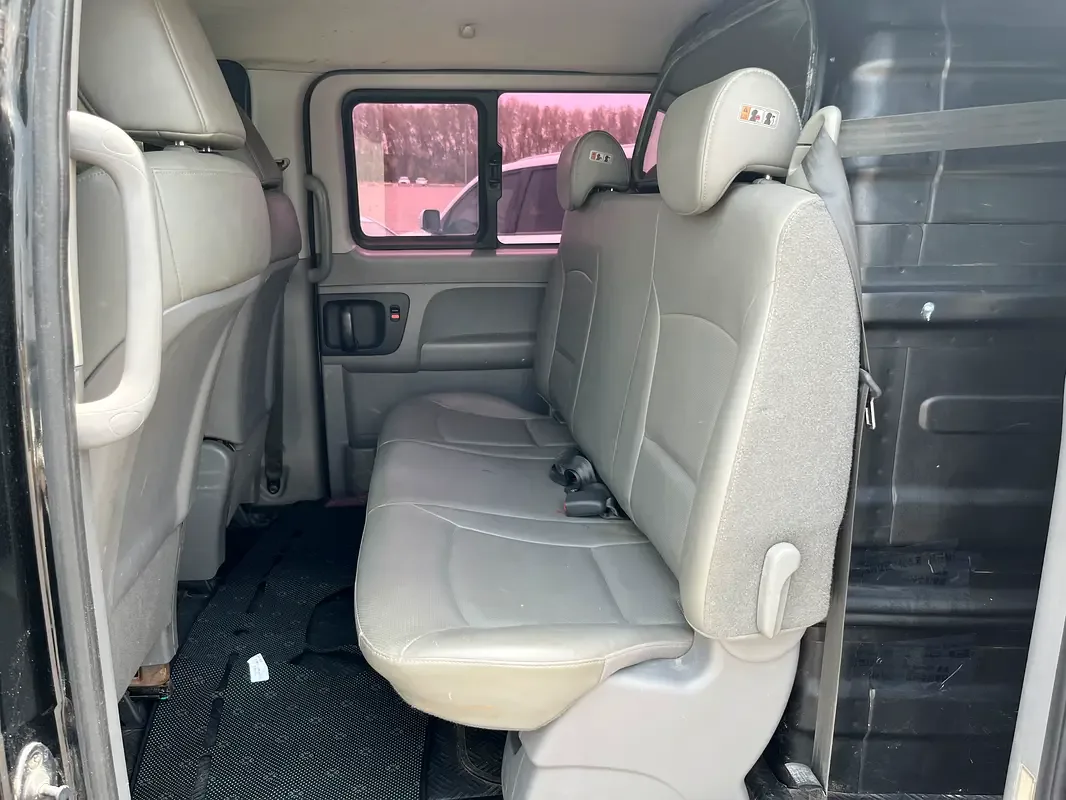 Hyundai H-1 2.5 AT (170 حصان) - 9