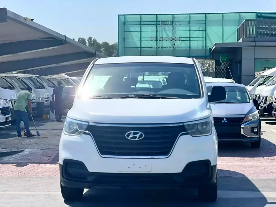 Hyundai H-1 2.5 AT RWD (170 hp) - 2
