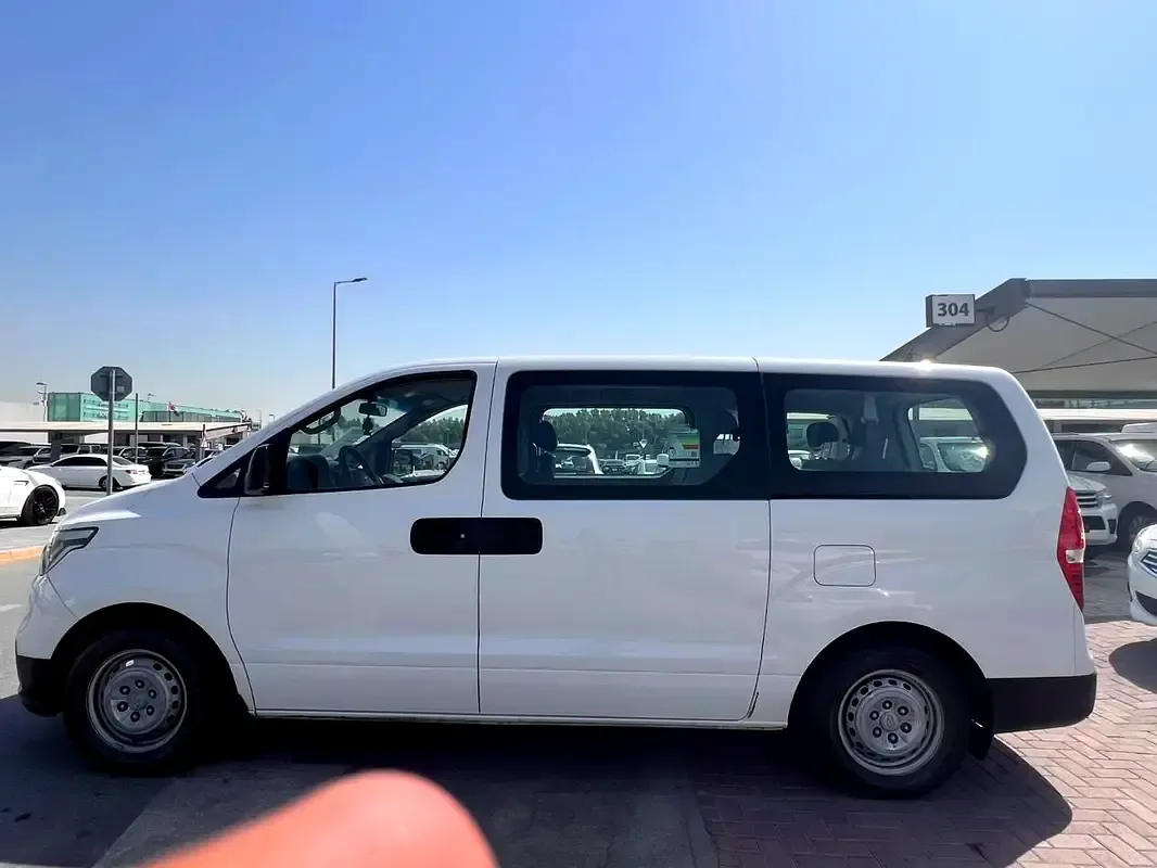 Hyundai H-1 2.5 AT RWD (170 hp) - 6