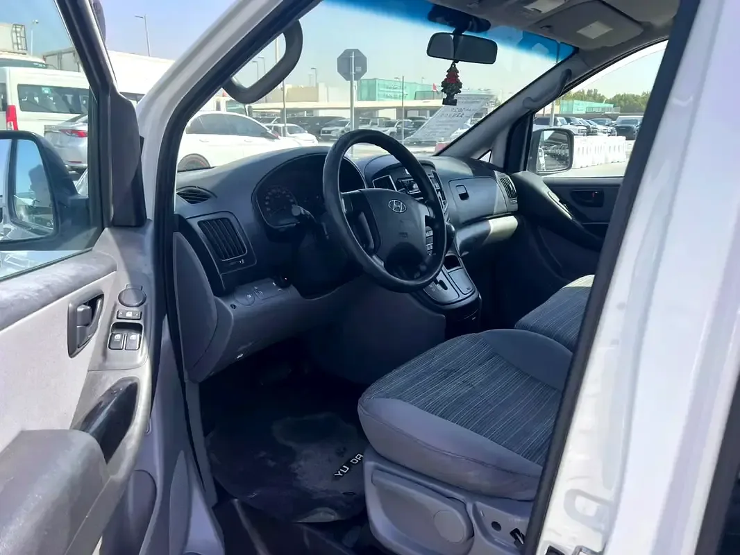 Hyundai H-1 2.5 AT RWD (170 hp) - 7