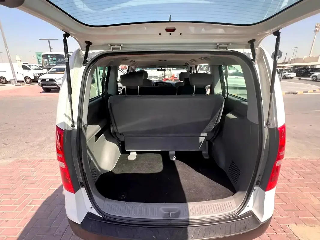 Hyundai H-1 2.5 AT RWD (170 hp) - 10