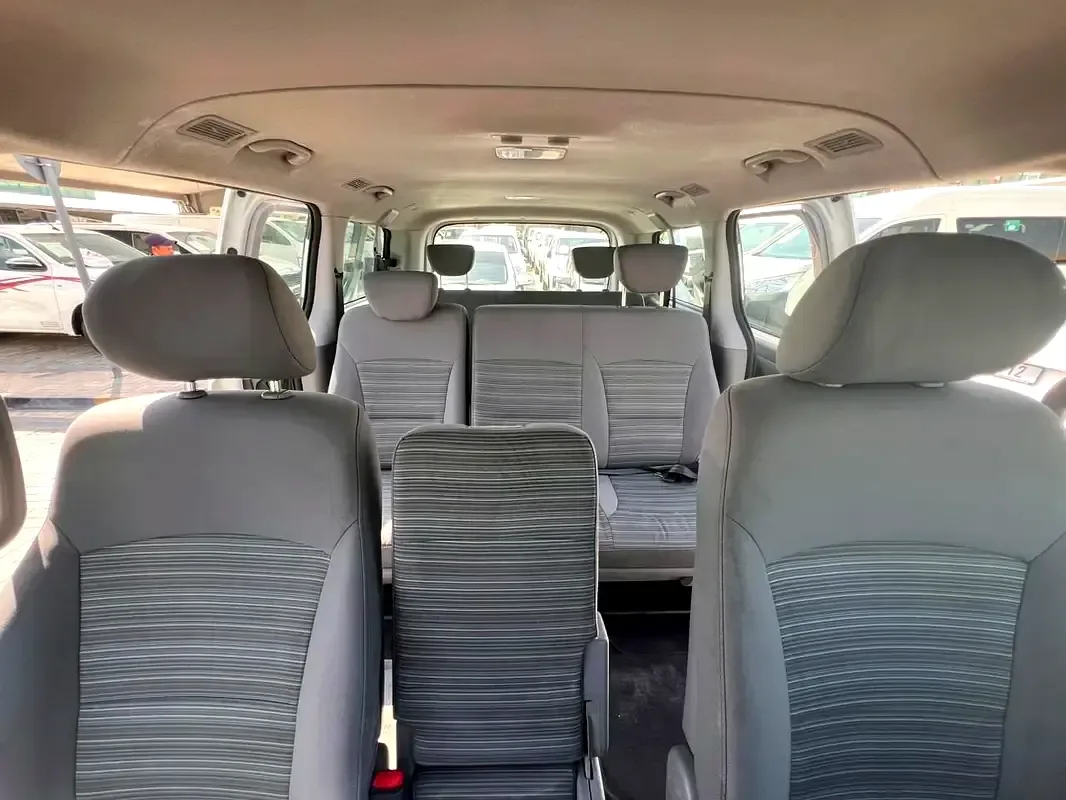 Hyundai H-1 2.5 AT RWD (170 hp) - 11