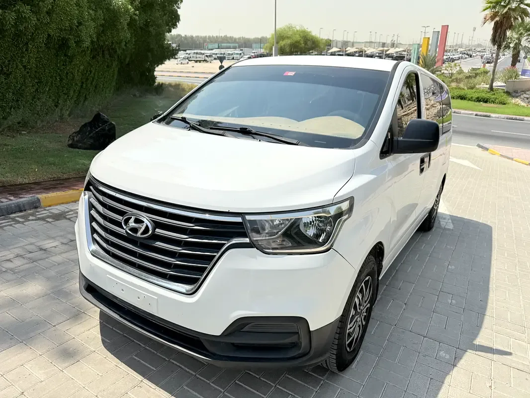 Hyundai H-1 2.5 AT RWD (170 حصان) - 2