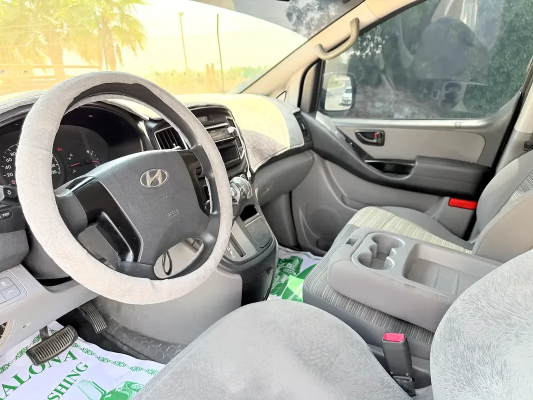 Hyundai H-1 2.5 AT RWD (170 حصان) - 11
