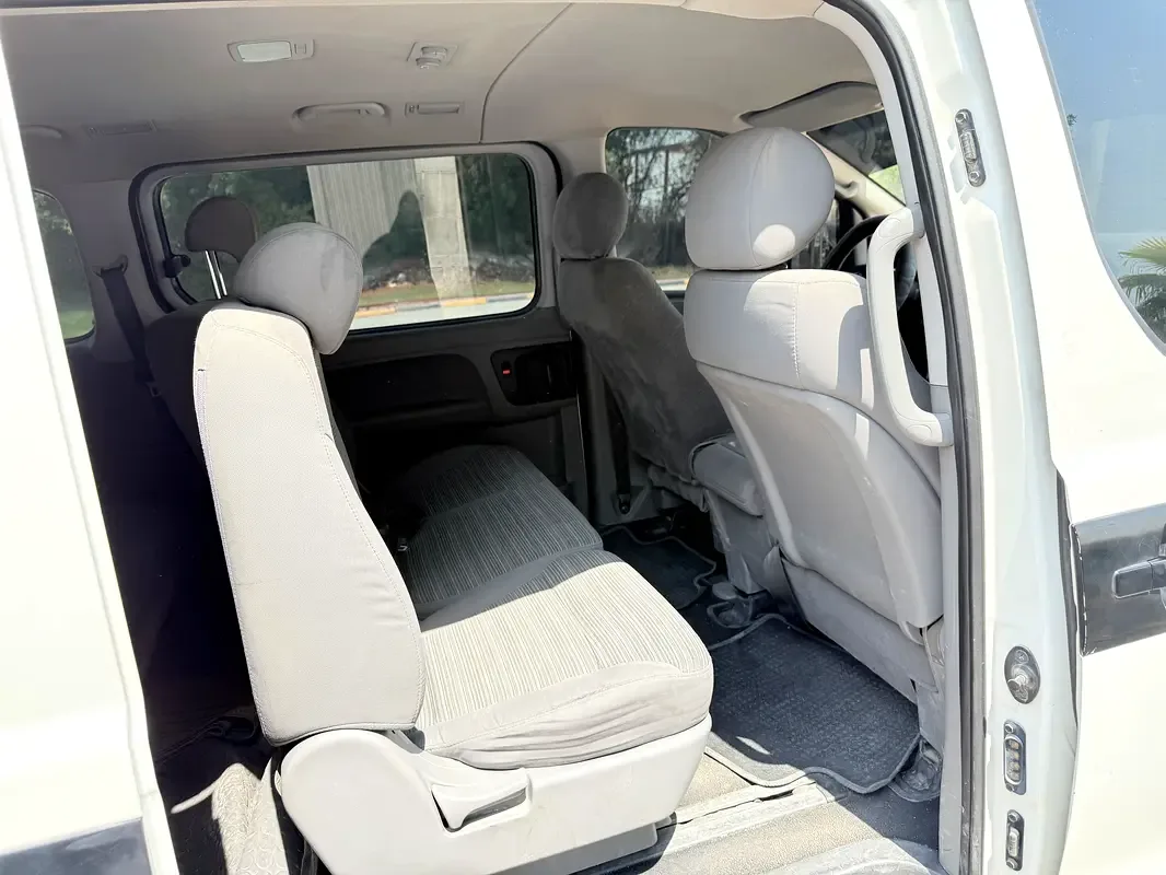 Hyundai H-1 2.5 AT RWD (170 حصان) - 13
