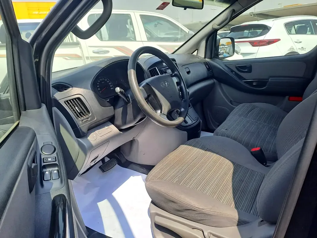 Hyundai H-1 2.5 AT RWD (170 hp) - 6