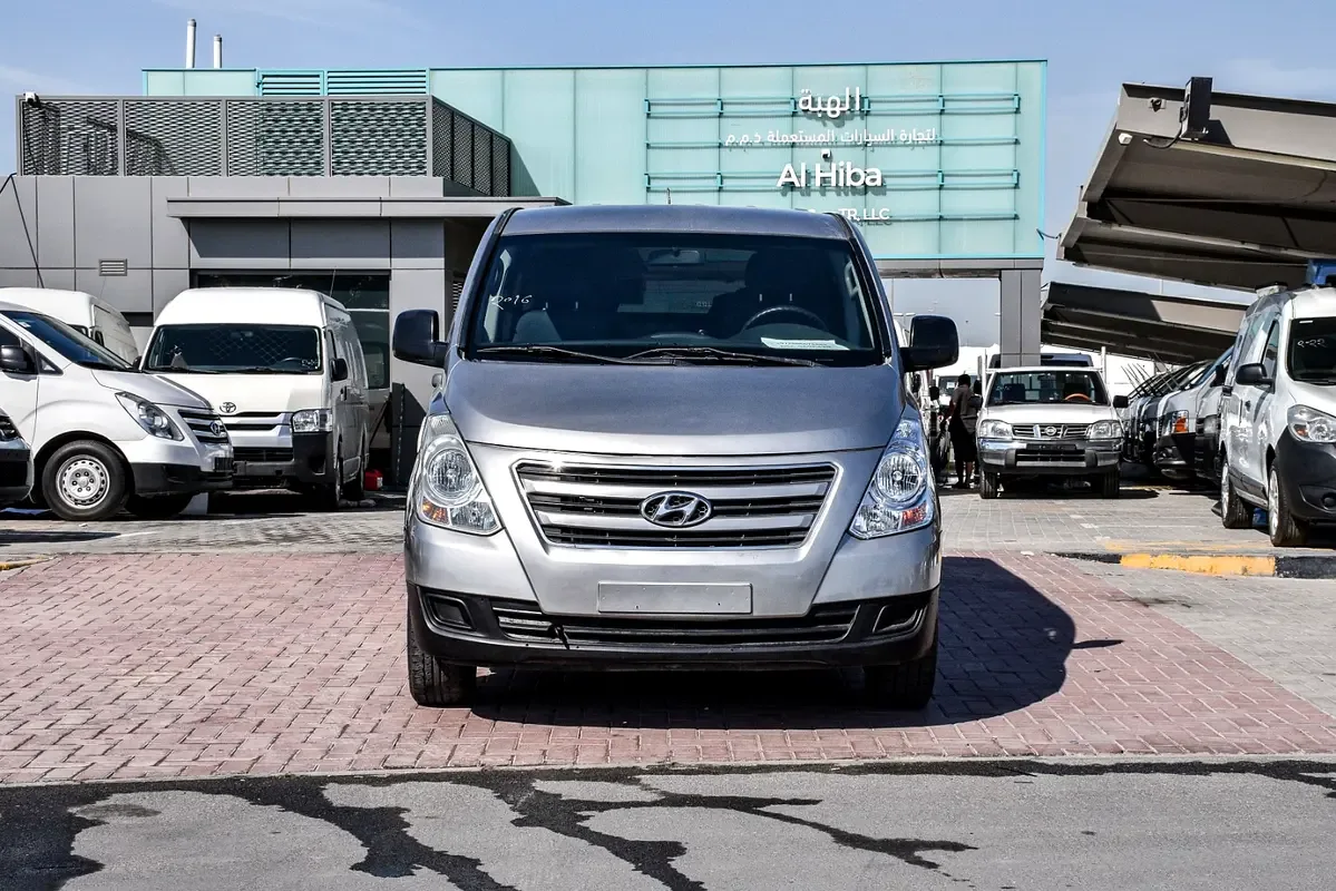 Hyundai H-1 2.5 AT RWD (170 hp)