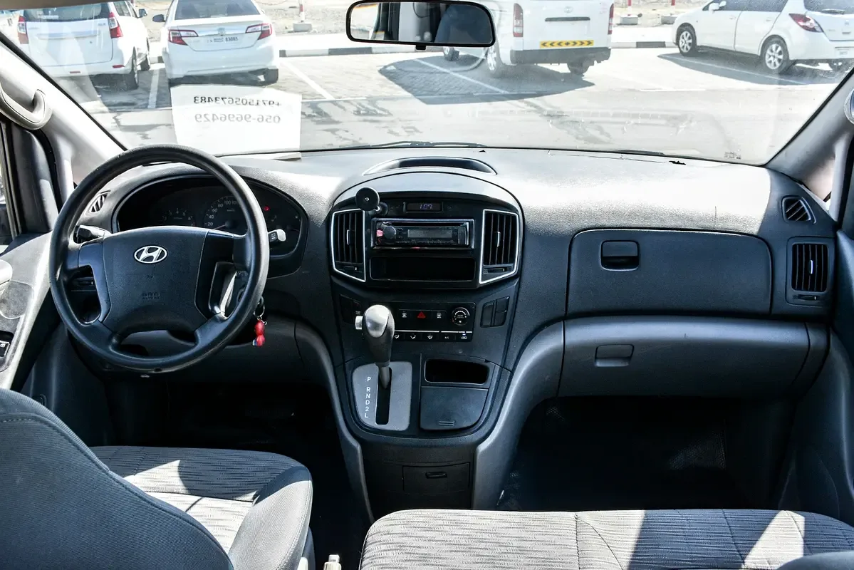 Hyundai H-1 2.5 AT RWD (170 حصان) - 8