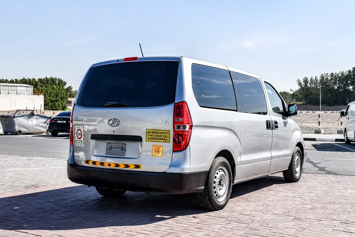 Hyundai H-1 2.5 AT RWD (170 حصان) - 12