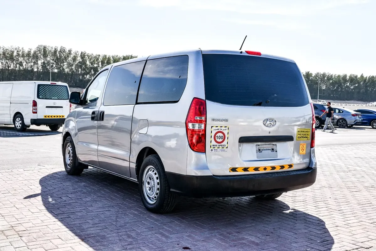 Hyundai H-1 2.5 AT RWD (170 حصان) - 11