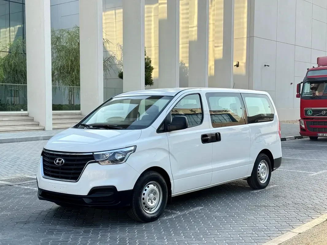 Hyundai H-1 2.5 AT RWD (170 حصان) - 2